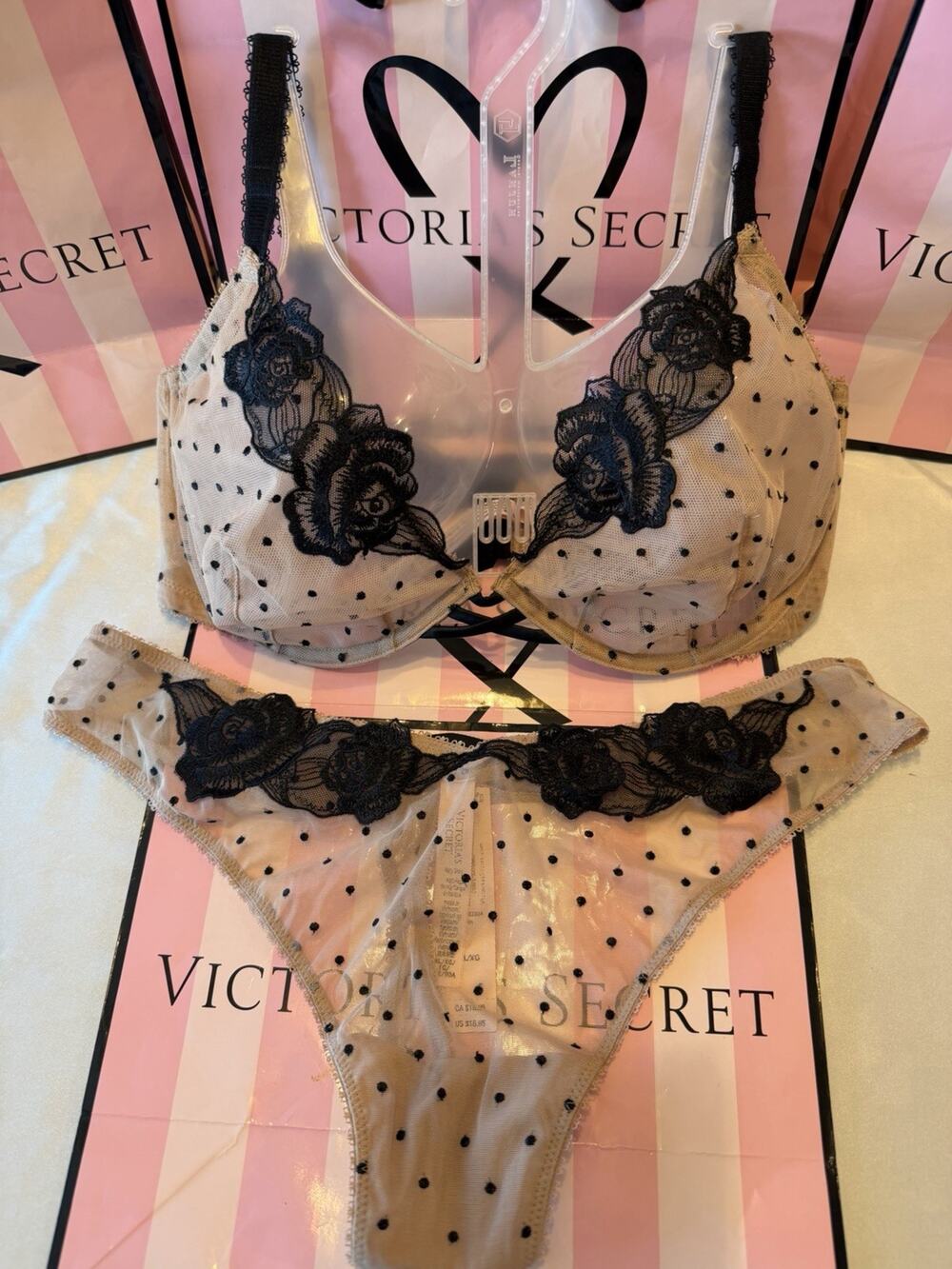 Victoria's Secret Very Sexy Bra & Thong Embroidered Lace 36DD XL